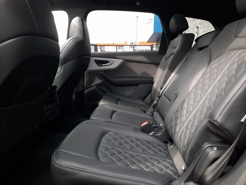 More views of Audi Q7