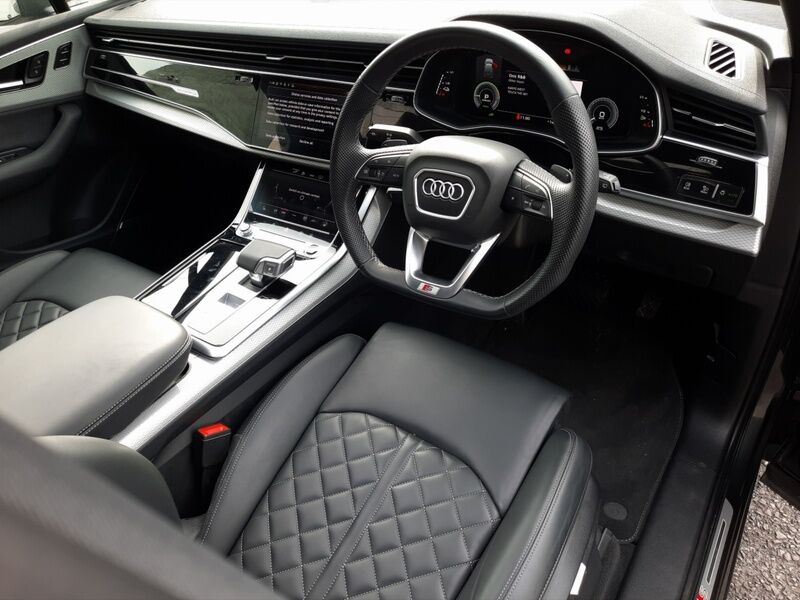 More views of Audi Q7