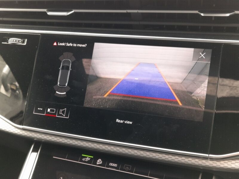 More views of Audi Q7