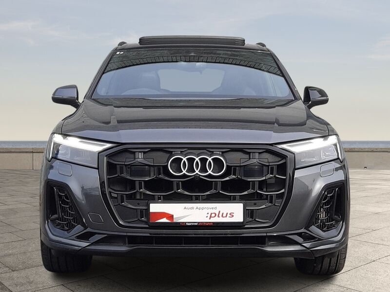 More views of Audi Q7