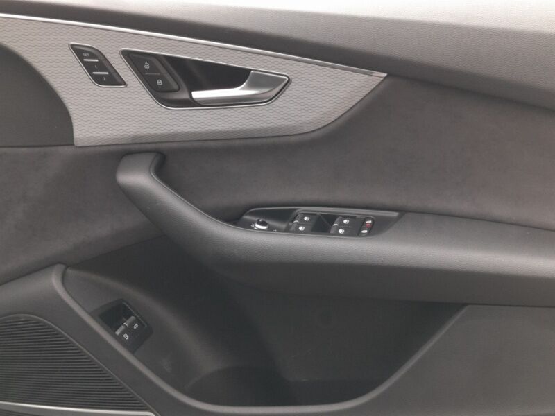 More views of Audi Q7