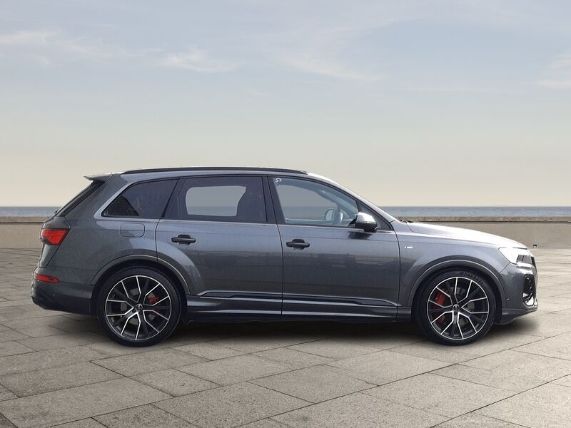 More views of Audi Q7