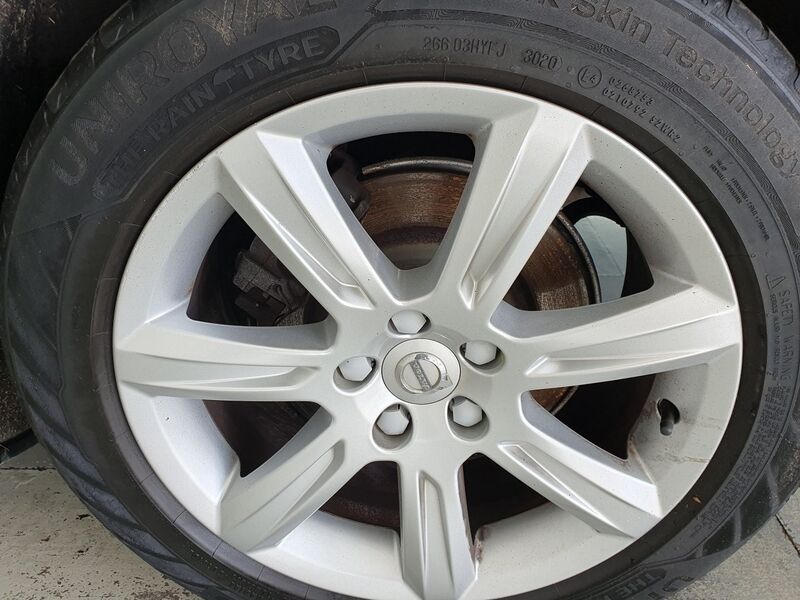 More views of Volvo V90