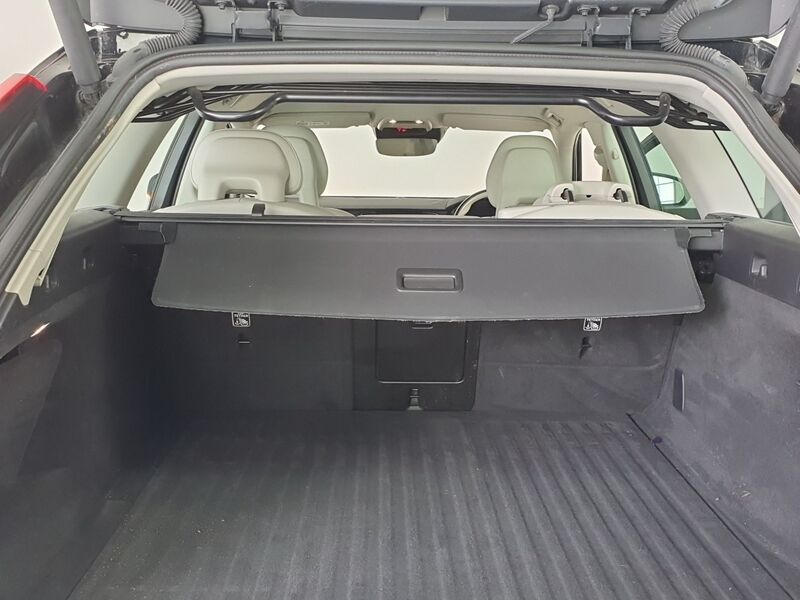 More views of Volvo V90