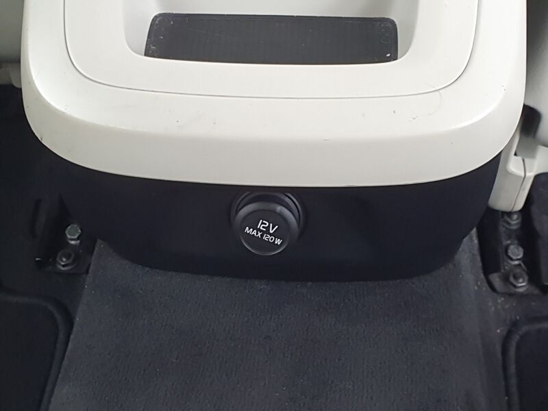 More views of Volvo V90