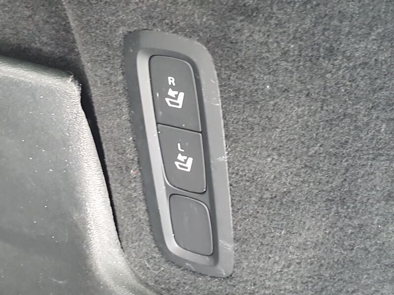 More views of Volvo V90