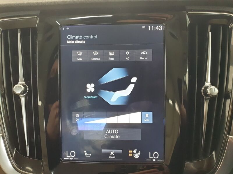 More views of Volvo V90