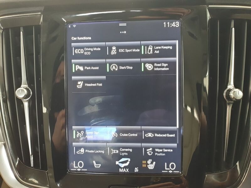 More views of Volvo V90