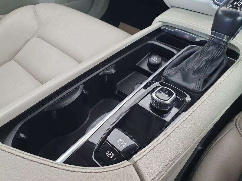 More views of Volvo V90