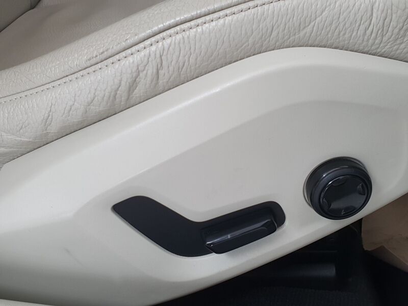 More views of Volvo V90