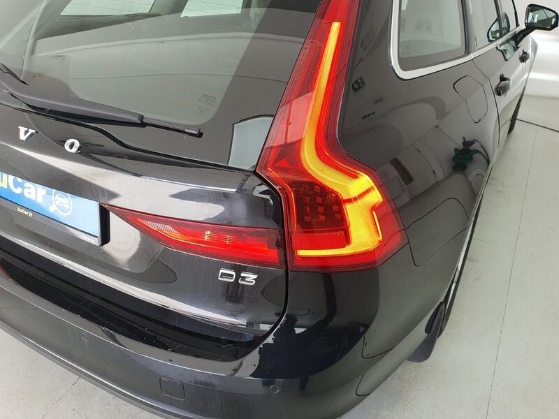 More views of Volvo V90