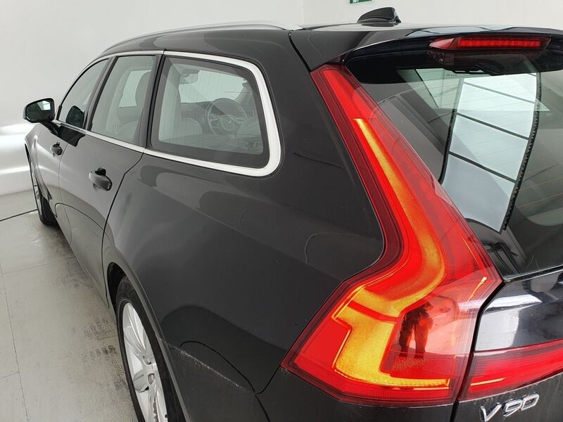 More views of Volvo V90