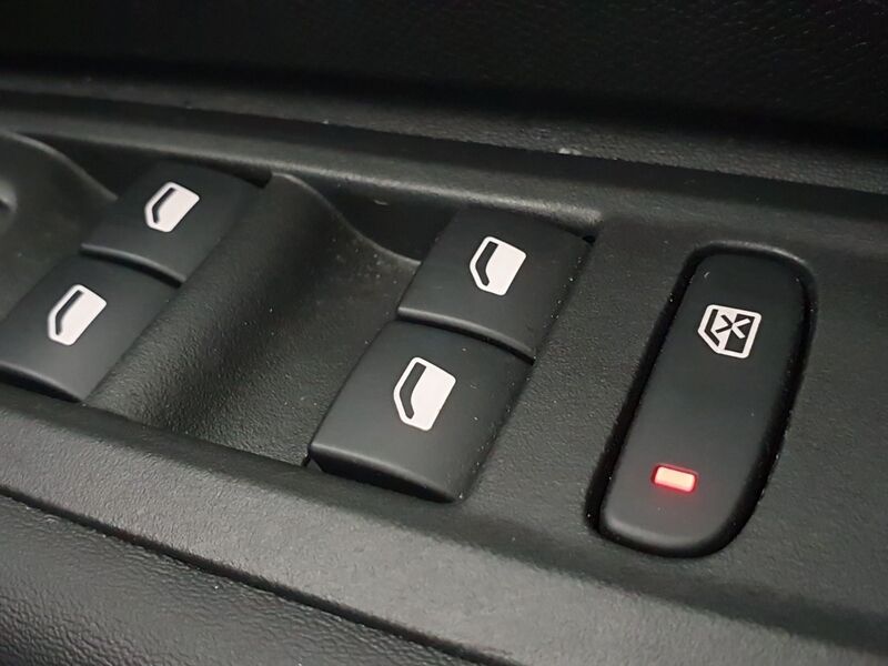 More views of Citroen e-C4