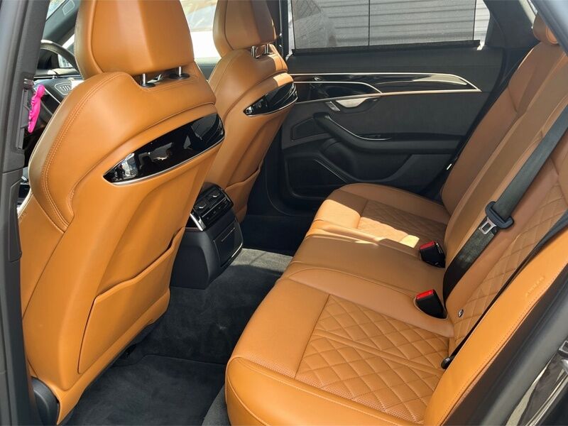 More views of Audi A8