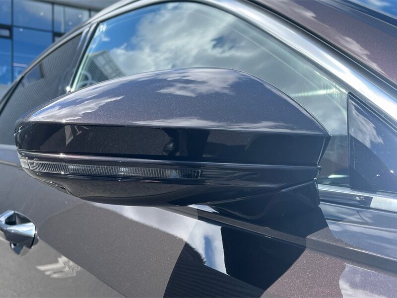 More views of Audi A8