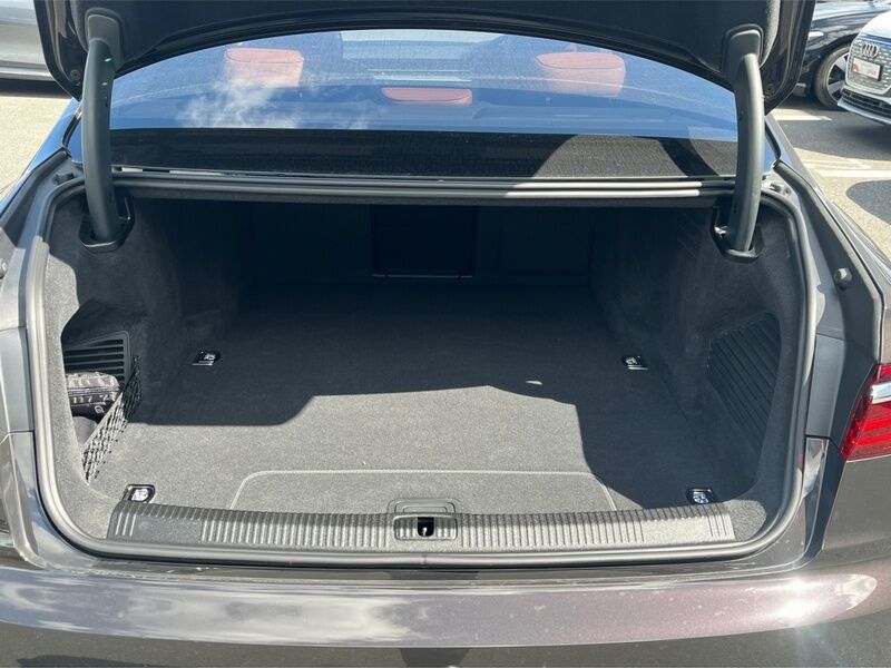 More views of Audi A8