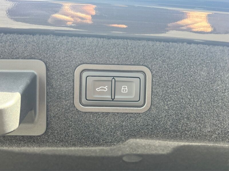 More views of Audi A8