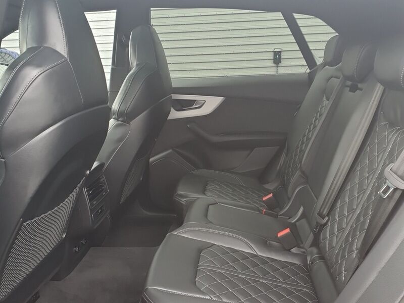 More views of Audi Q8