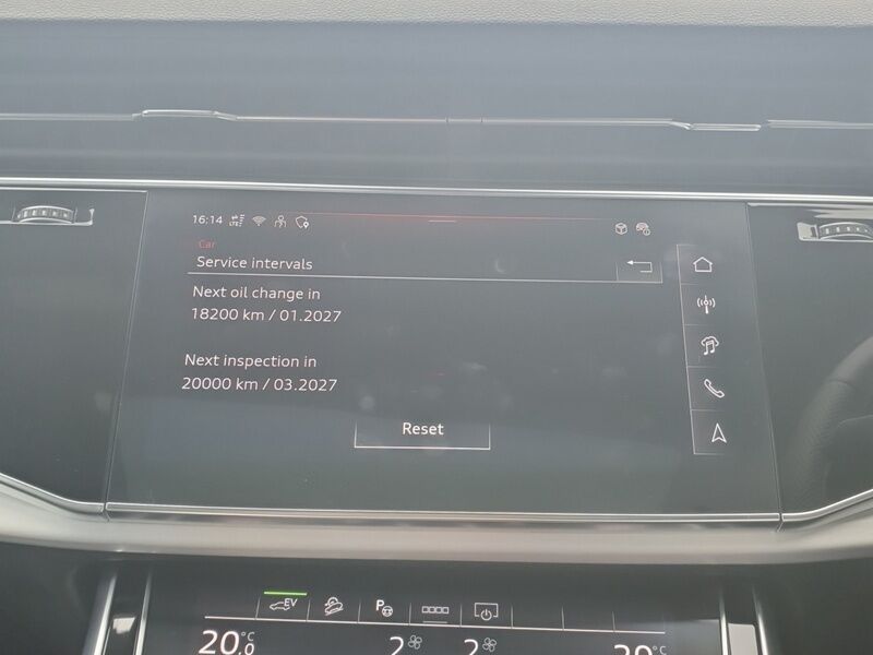 More views of Audi Q8