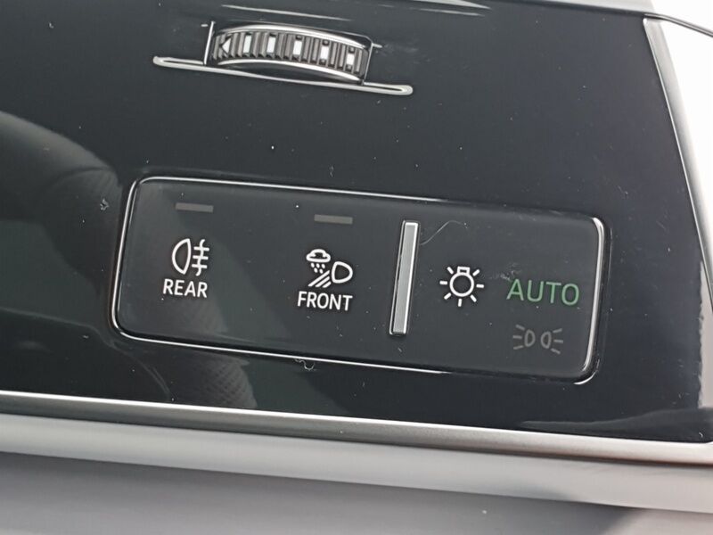 More views of Audi Q8