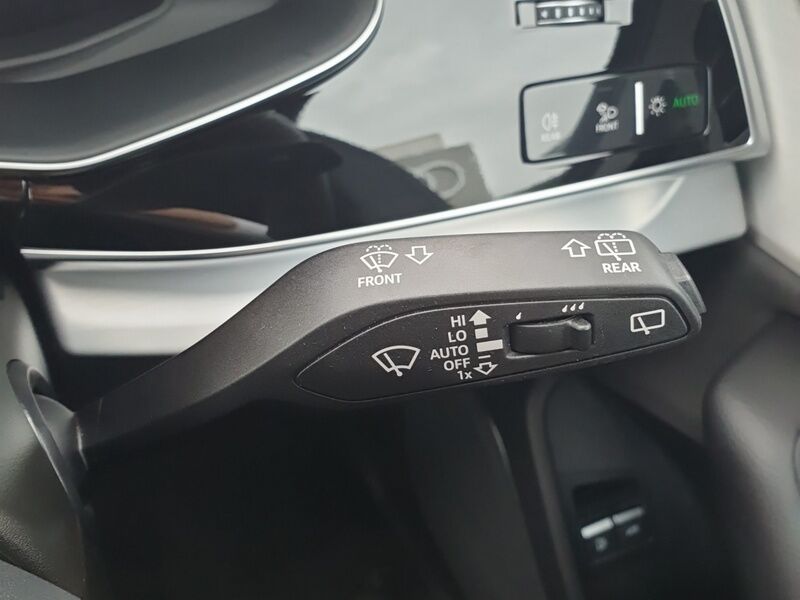 More views of Audi Q8