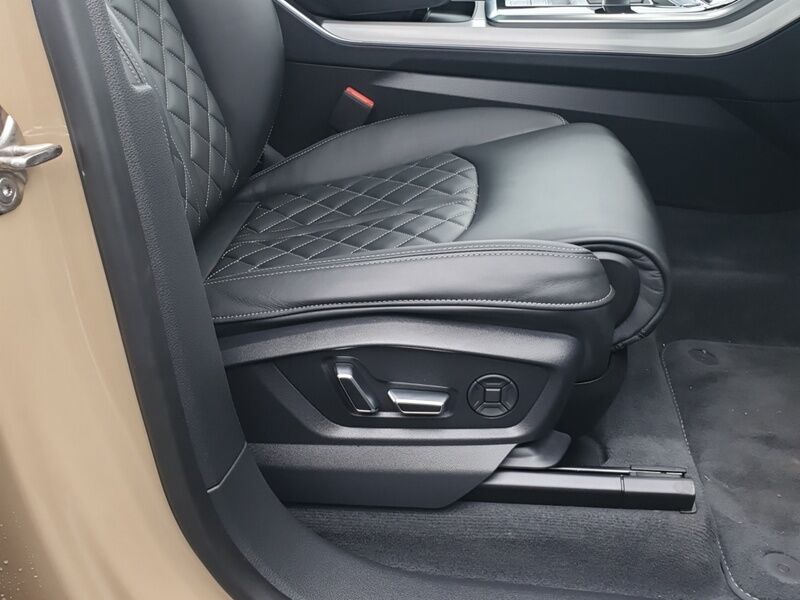 More views of Audi Q8