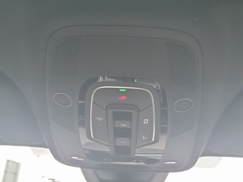 More views of Audi Q8