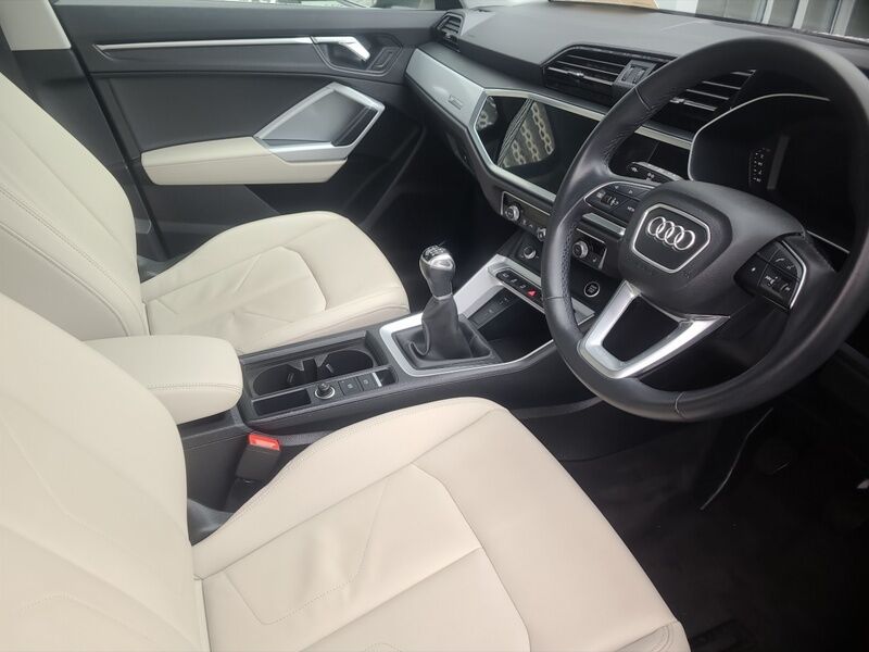 More views of Audi Q3