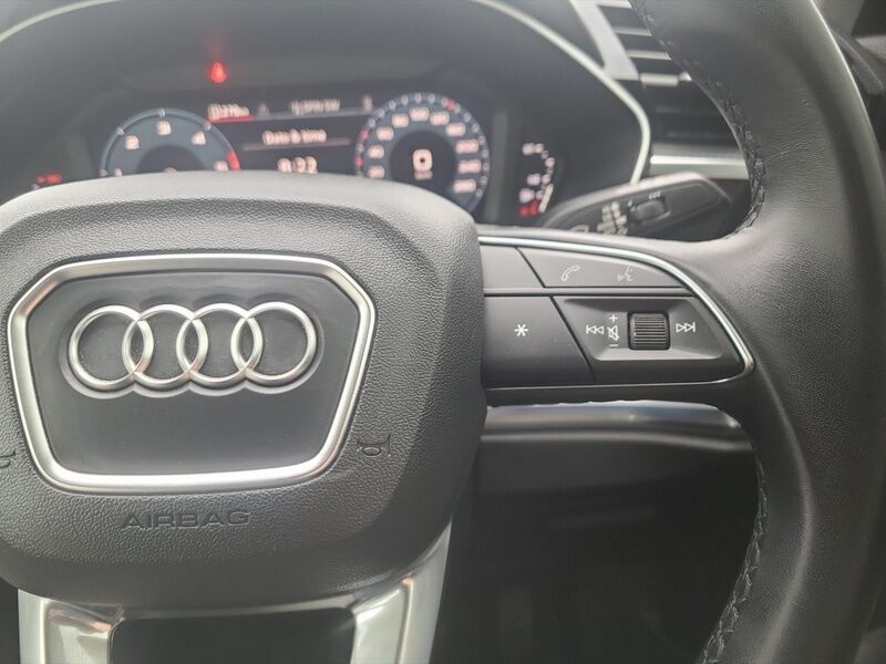 More views of Audi Q3