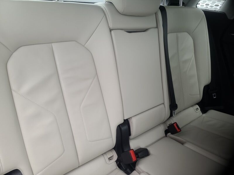 More views of Audi Q3