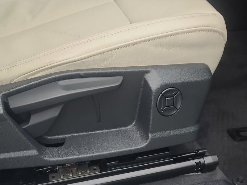 More views of Audi Q3
