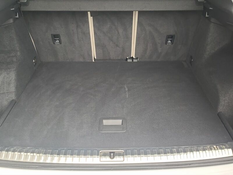 More views of Audi Q3