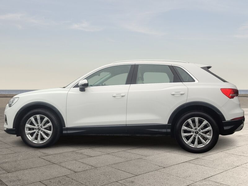 More views of Audi Q3