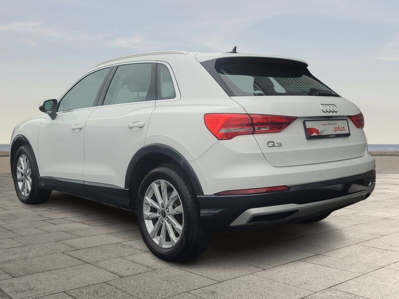 More views of Audi Q3