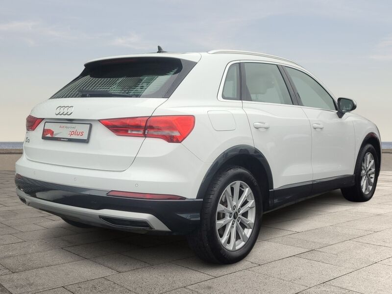 More views of Audi Q3