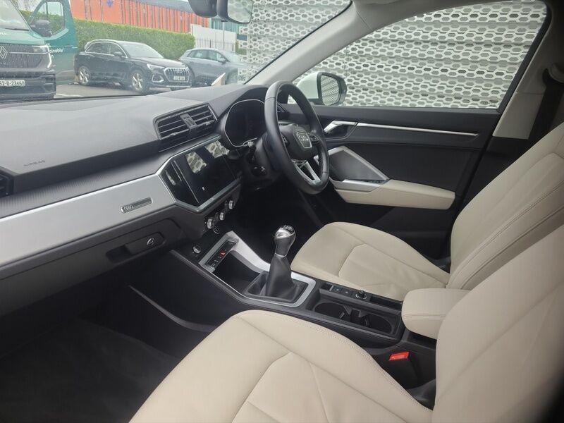 More views of Audi Q3