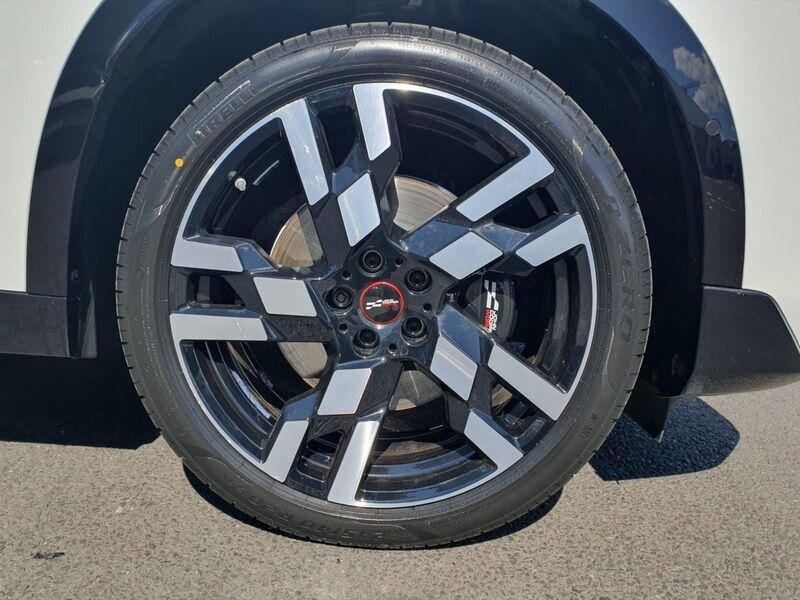 More views of Mini Countryman