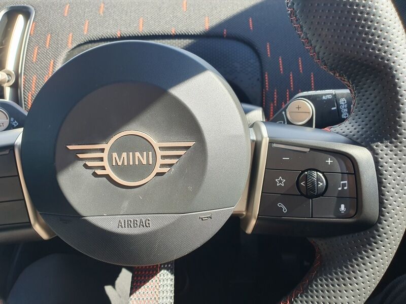 More views of Mini Countryman