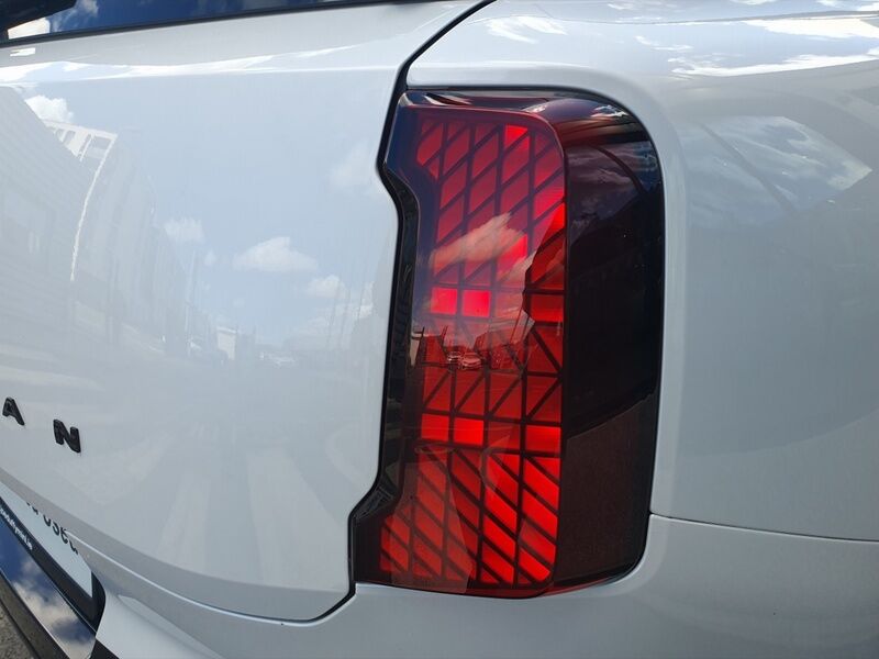 More views of Mini Countryman