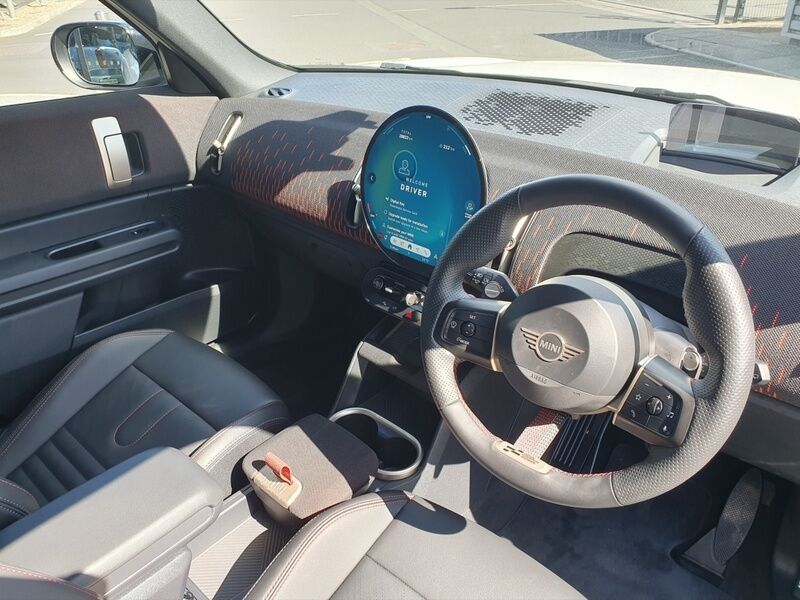 More views of Mini Countryman