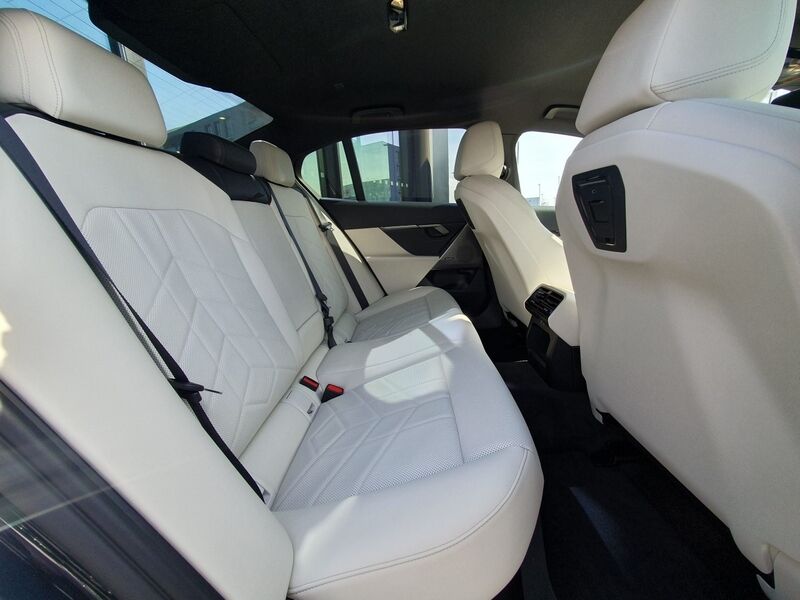 More views of BMW i5