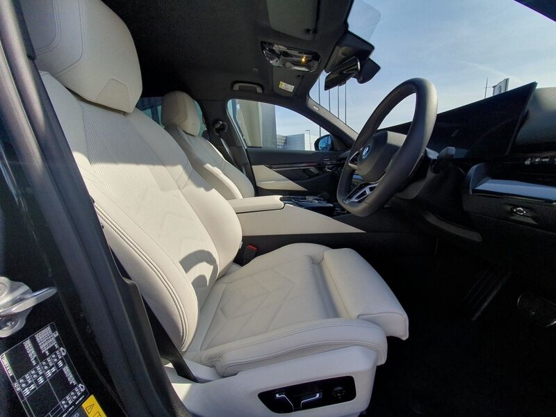 More views of BMW i5