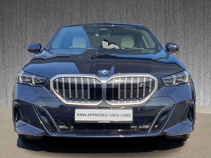 More views of BMW i5