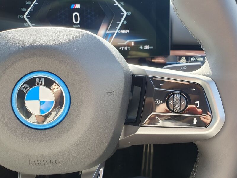 More views of BMW i5