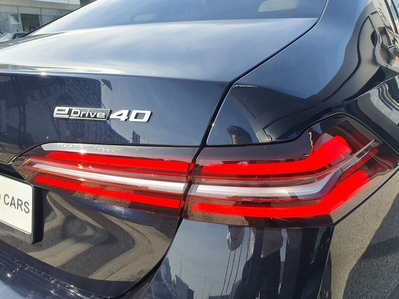 More views of BMW i5