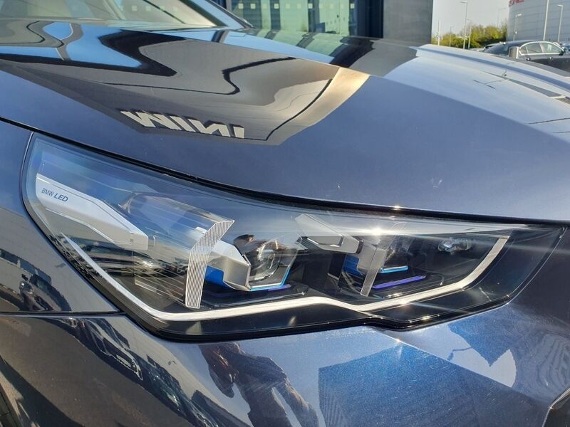 More views of BMW i5