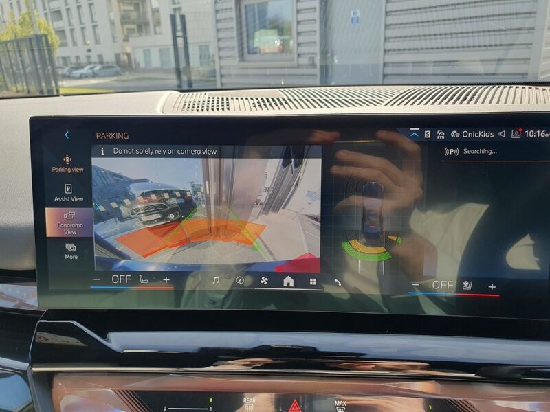 More views of BMW i5