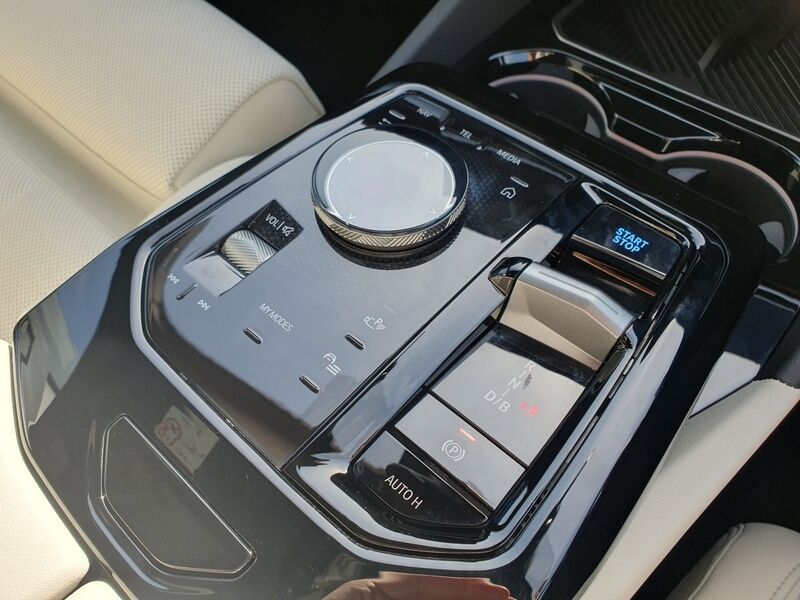 More views of BMW i5