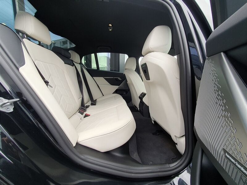 More views of BMW i5