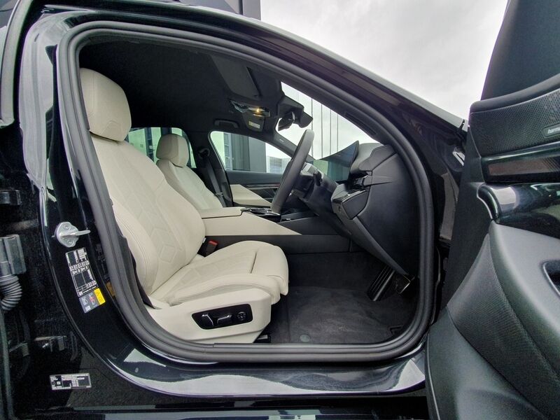 More views of BMW i5